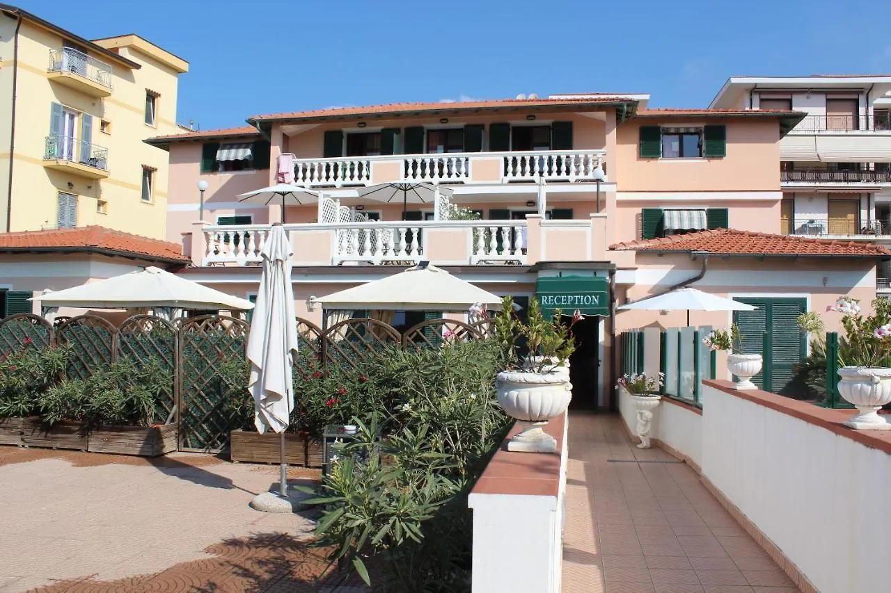 Del Prado Aparthotel Riva Ligure