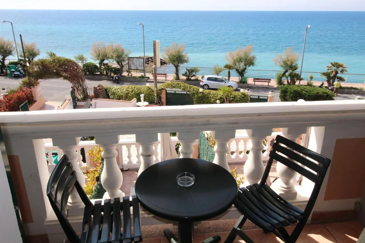 Del Prado Aparthotel Riva Ligure