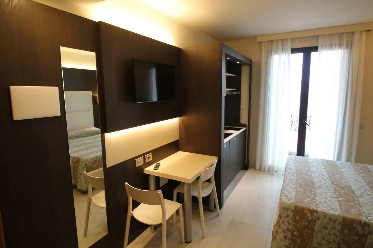 Del Prado Aparthotel Riva Ligure 3*,