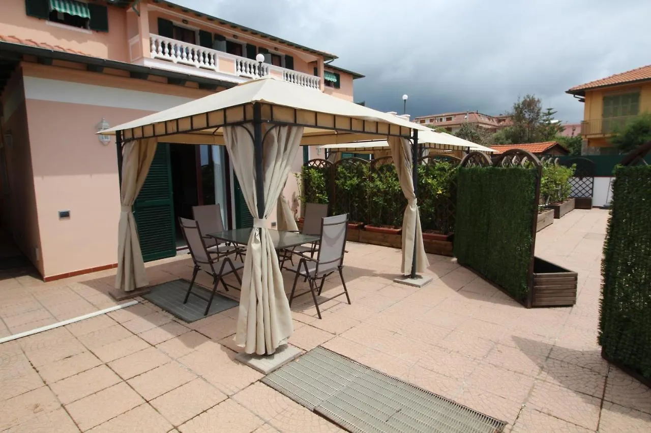 Aparthotel Del Prado Riva Ligure 3*,